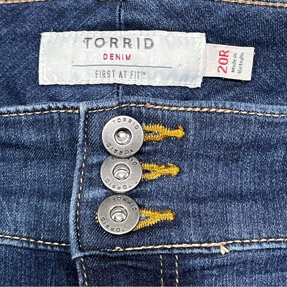 Torrid Legging Jeans Blue Denim Medium Wash 3 Button Jeggings Slim Leg Stretch - Picture 7 of 11
